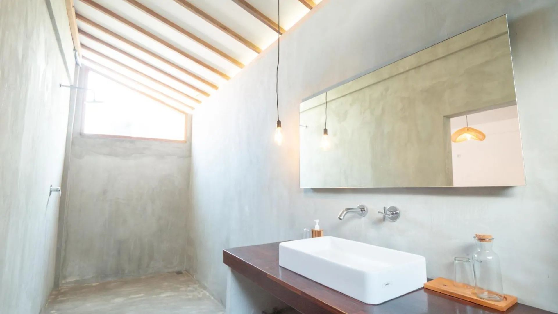 Hotel 007 Surfhouse Bali Ungasan 2*,