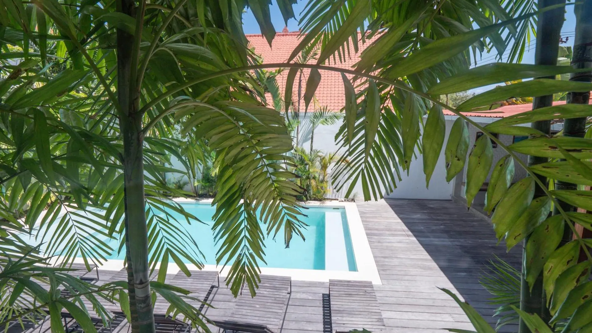 Hotel 007 Surfhouse Bali Ungasan